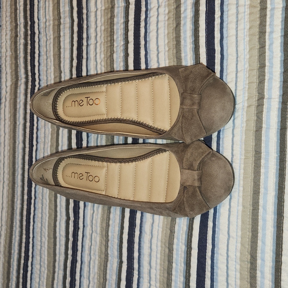 Me Too Suede Wedge Heels Beige Soze 7.5